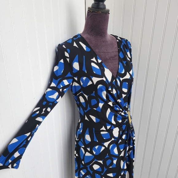 Calvin Klein Black and Blue Sheath Dress with V-Neck and 3/4 Sleeves - Picture 4 of 15